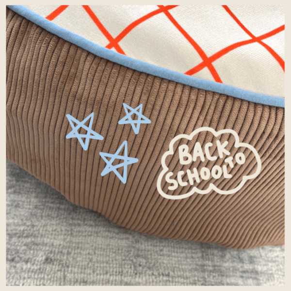 Stillkissen Pouf Bezug Orange Grid "Back to School" von hey.lumico
